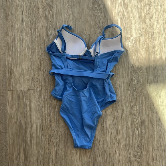 one piece - Picture 4 of 6